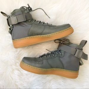 NWOT Nike Air Force 1 Utility